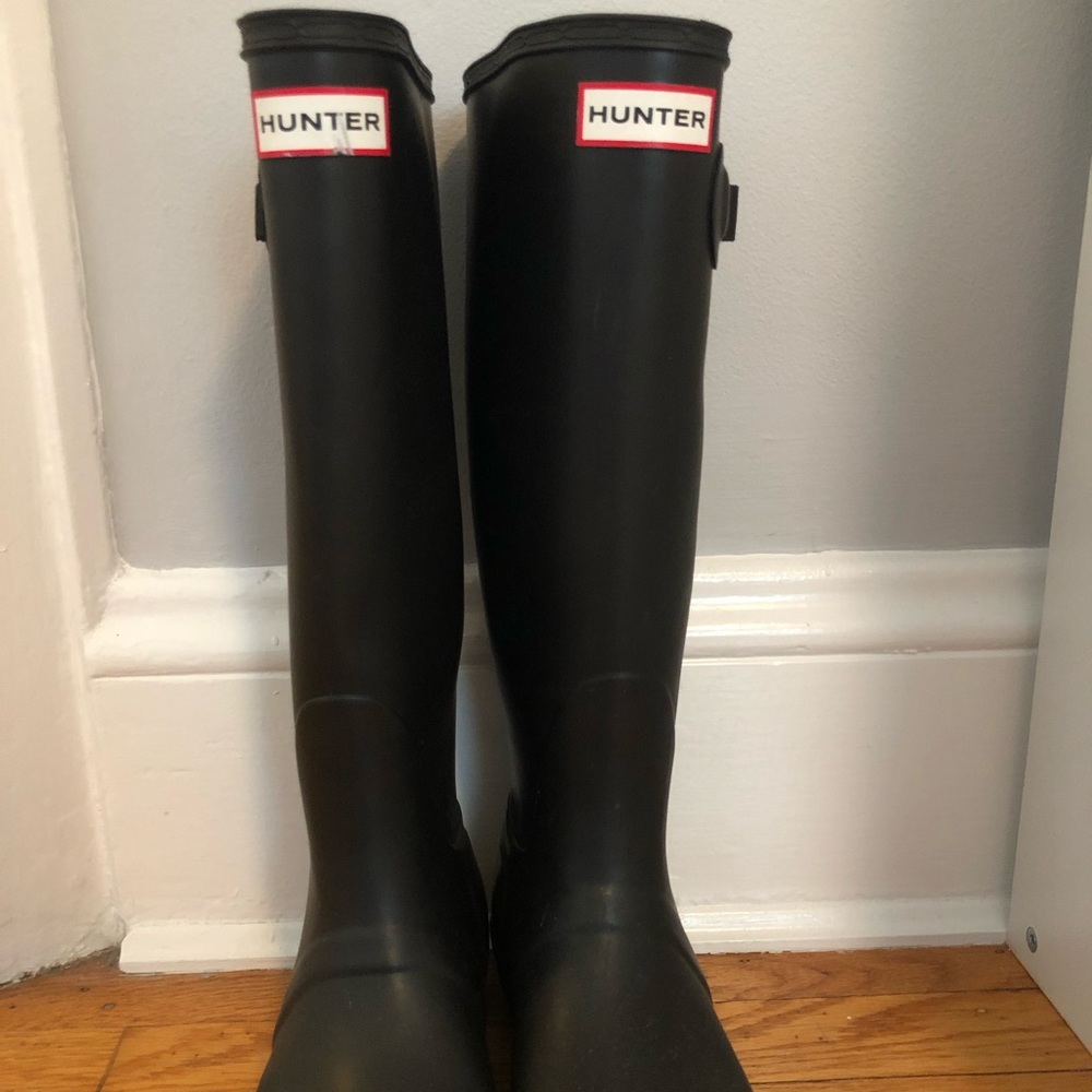 Hunter rain boots size 6 women’s black